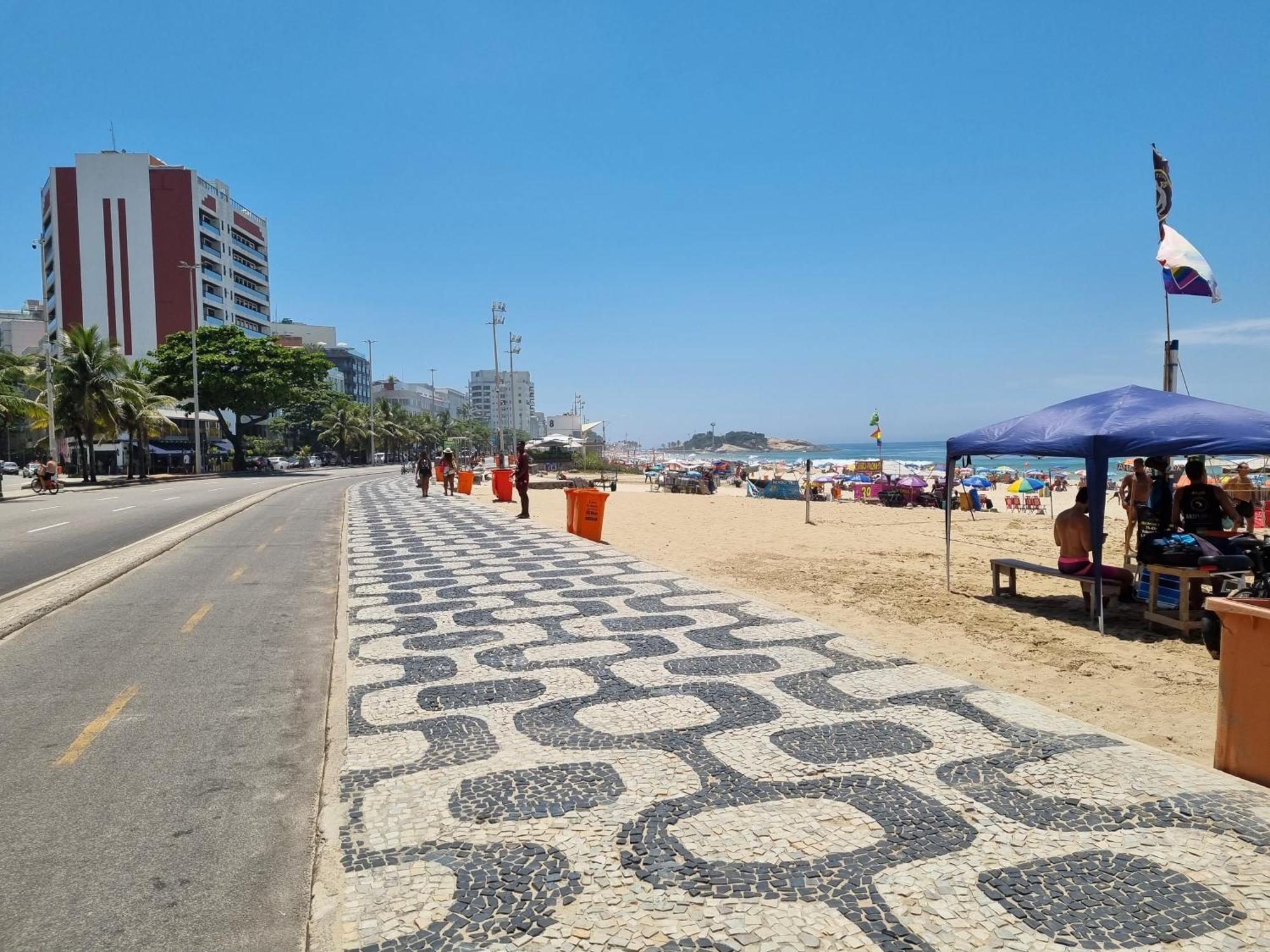1 C Vista Livre E Banheiro Privativo E Perto Praias Ipanema Leblon Arpoador Copacabana E Do Cristo Redentor Do Bondinho Pao Acucar Etc Chegando Cedo Que O Check-in Do Meio-dia, Deixe Suas Malas, Idem No Check-out 10h Manha Habitación en casa particular *