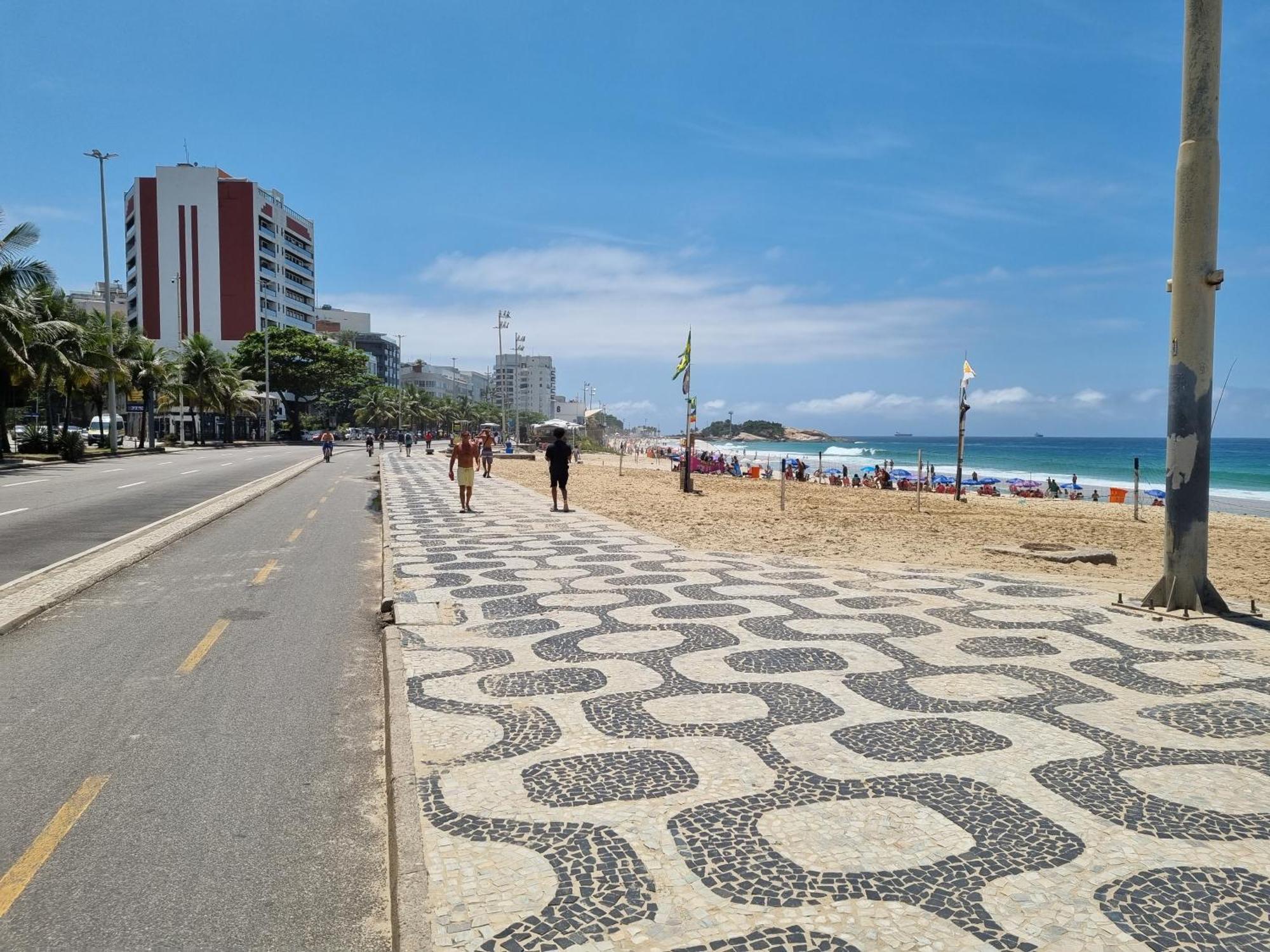 1 C Vista Livre E Banheiro Privativo E Perto Praias Ipanema Leblon Arpoador Copacabana E Do Cristo Redentor Do Bondinho Pao Acucar Etc Chegando Cedo Que O Check-in Do Meio-dia, Deixe Suas Malas, Idem No Check-out 10h Manha Privatunterkunft