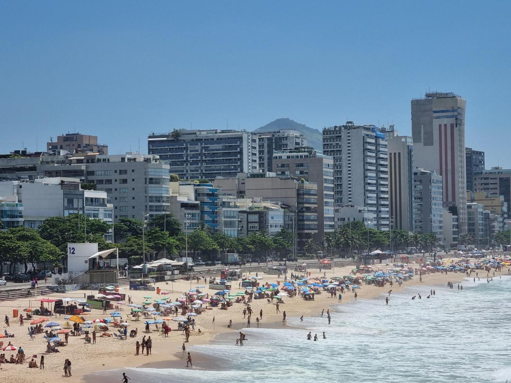 1 C Vista Livre E Banheiro Privativo E Perto Praias Ipanema Leblon Arpoador Copacabana E Do Cristo Redentor Do Bondinho Pao Acucar Etc Chegando Cedo Que O Check-in Do Meio-dia, Deixe Suas Malas, Idem No Check-out 10h Manha * Río de Janeiro