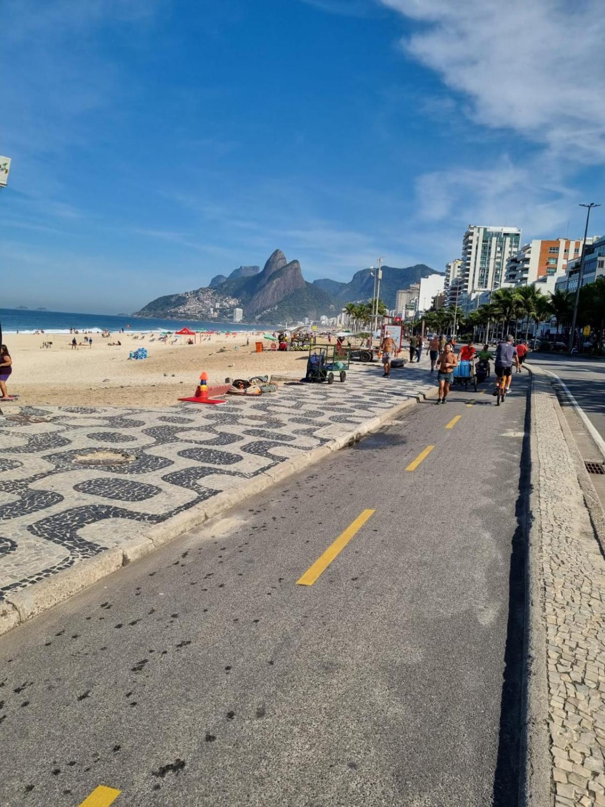 Privatunterkunft 1 C Vista Livre E Banheiro Privativo E Perto Praias Ipanema Leblon Arpoador Copacabana E Do Cristo Redentor Do Bondinho Pao Acucar Etc Chegando Cedo Que O Check-in Do Meio-dia, Deixe Suas Malas, Idem No Check-out 10h Manha *
