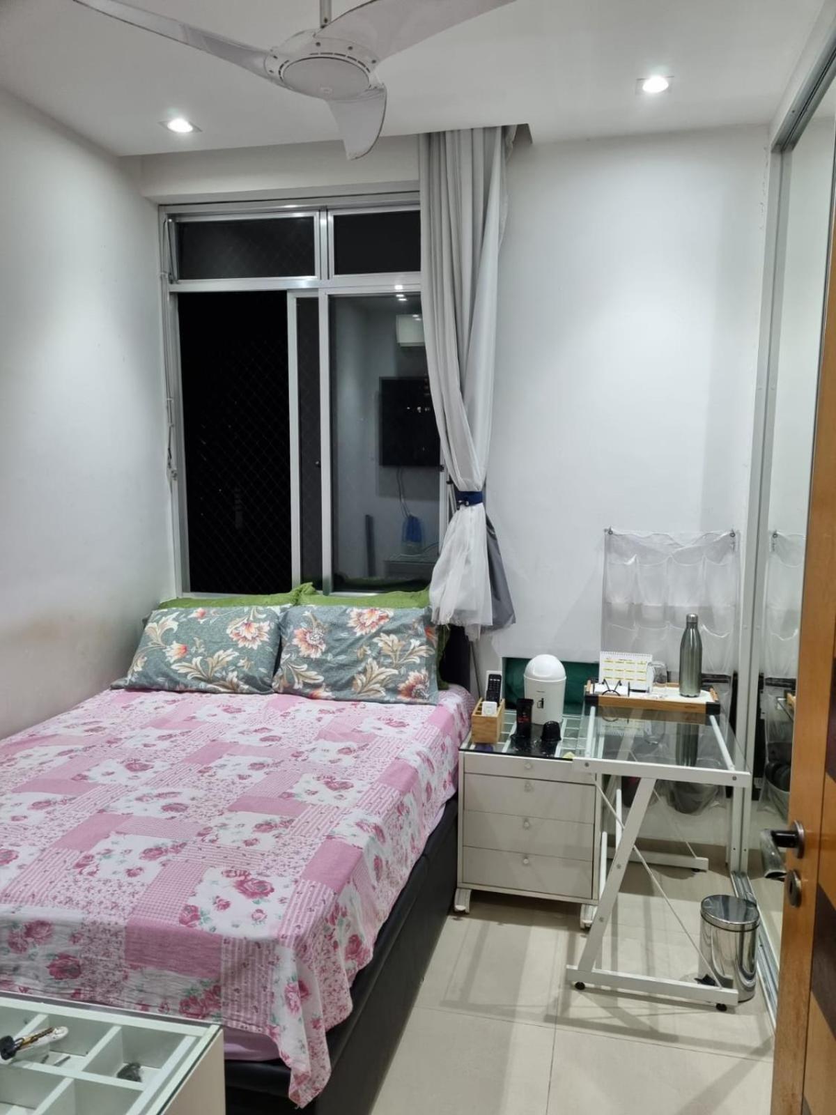 Habitación en casa particular 1 C Vista Livre E Banheiro Privativo E Perto Praias Ipanema Leblon Arpoador Copacabana E Do Cristo Redentor Do Bondinho Pao Acucar Etc Chegando Cedo Que O Check-in Do Meio-dia, Deixe Suas Malas, Idem No Check-out 10h Manha