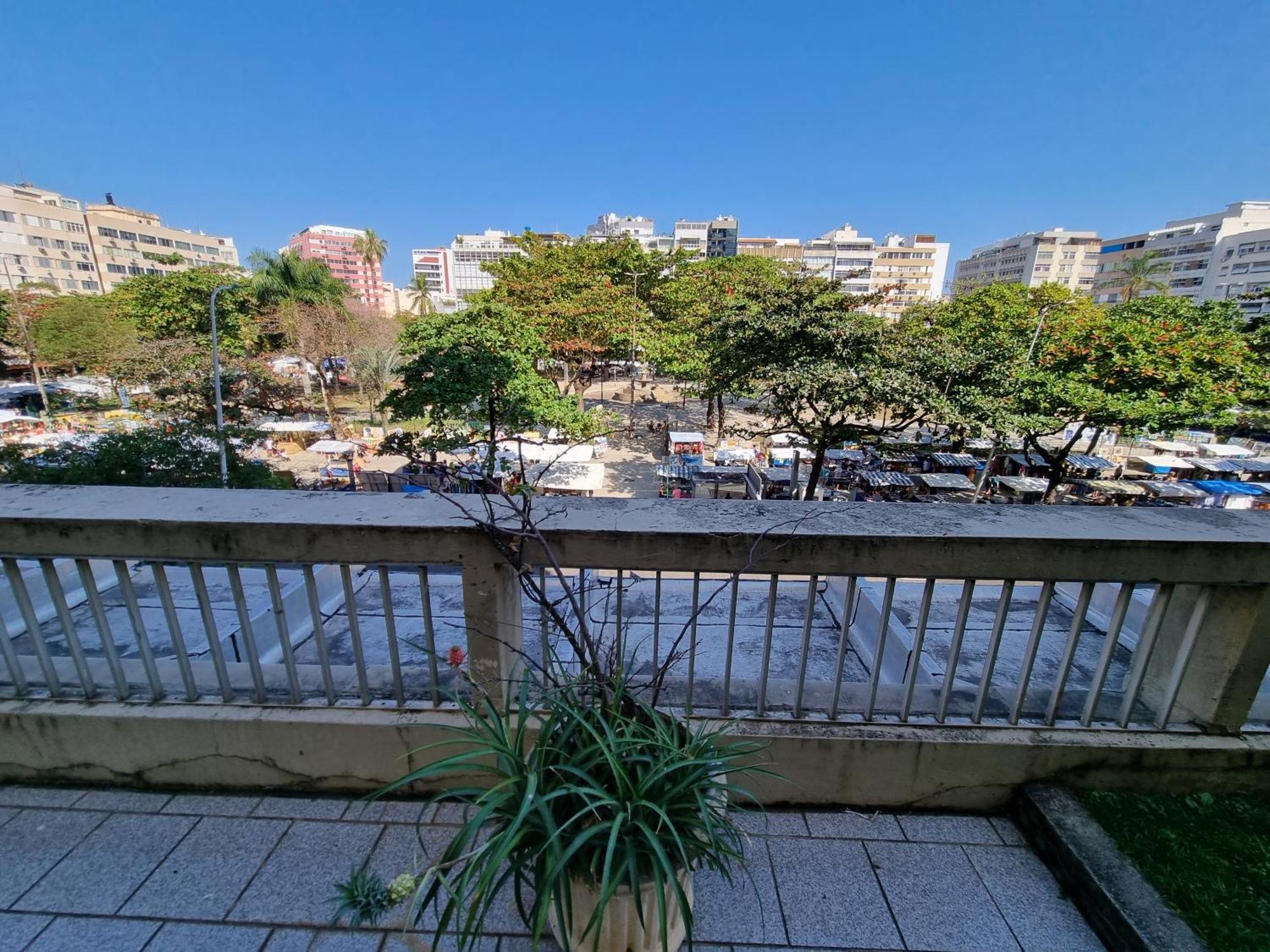 1 C Vista Livre E Banheiro Privativo E Perto Praias Ipanema Leblon Arpoador Copacabana E Do Cristo Redentor Do Bondinho Pao Acucar Etc Chegando Cedo Que O Check-in Do Meio-dia, Deixe Suas Malas, Idem No Check-out 10h Manha Habitación en casa particular Río de Janeiro